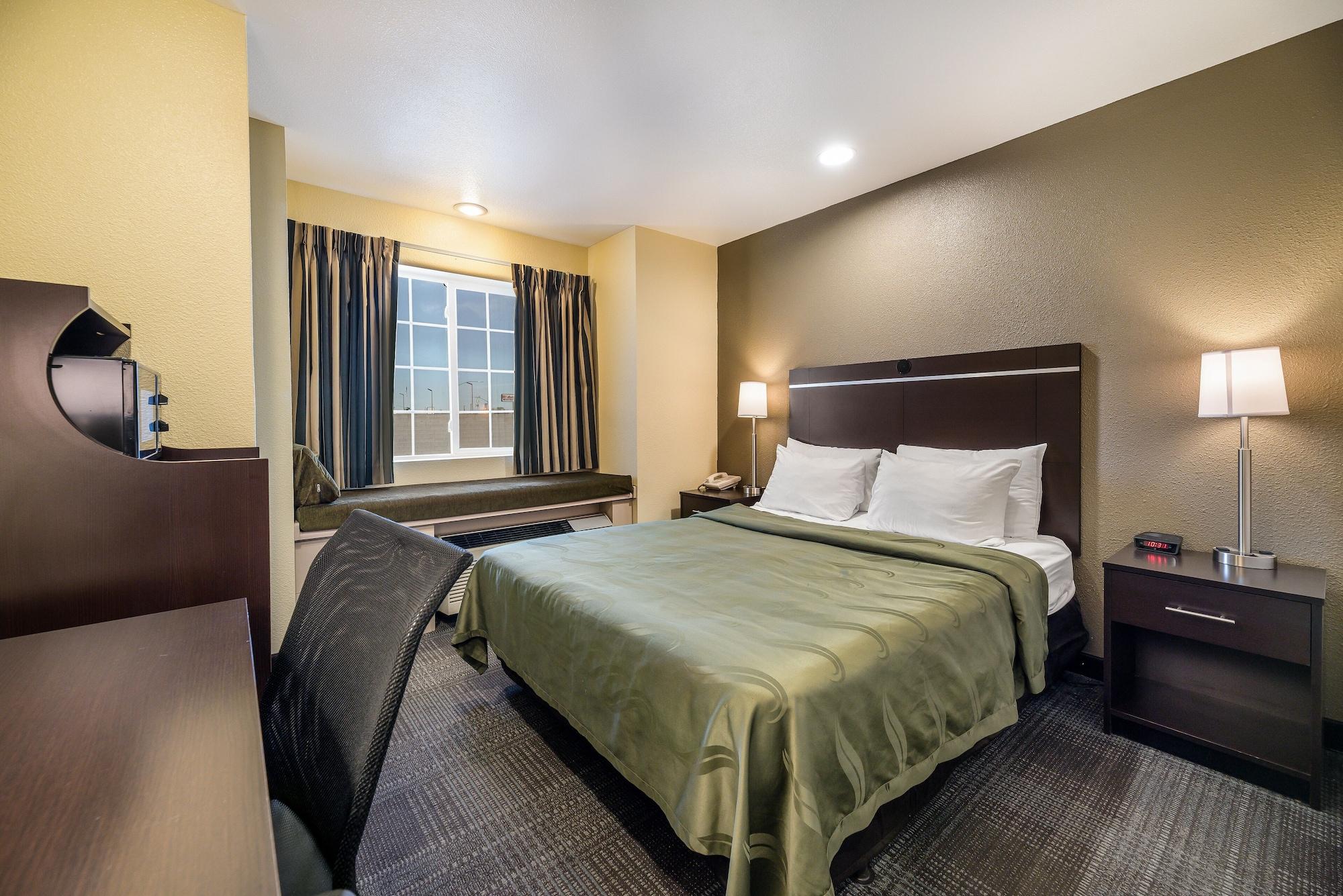 Quality Inn & Suites Near Nas فالون المظهر الخارجي الصورة