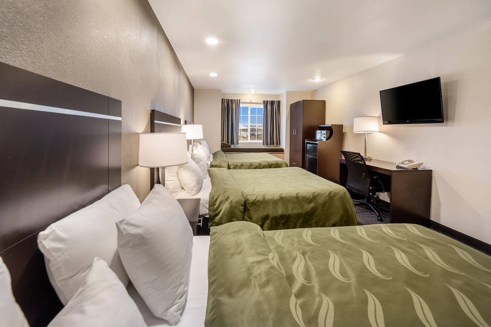 Quality Inn & Suites Near Nas فالون المظهر الخارجي الصورة