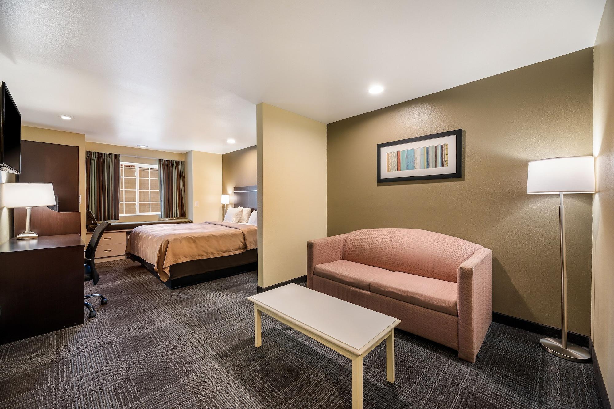 Quality Inn & Suites Near Nas فالون المظهر الخارجي الصورة