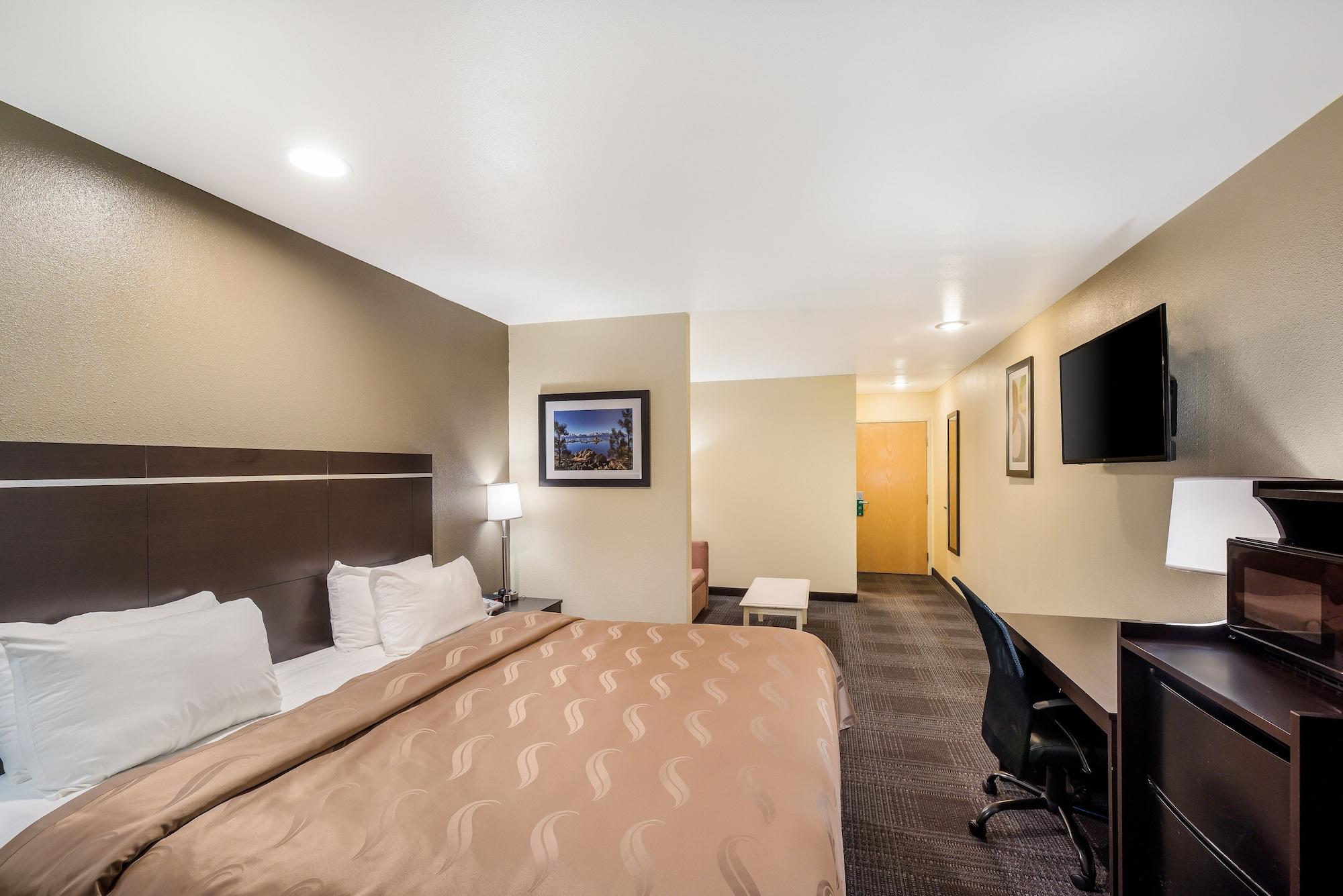 Quality Inn & Suites Near Nas فالون المظهر الخارجي الصورة