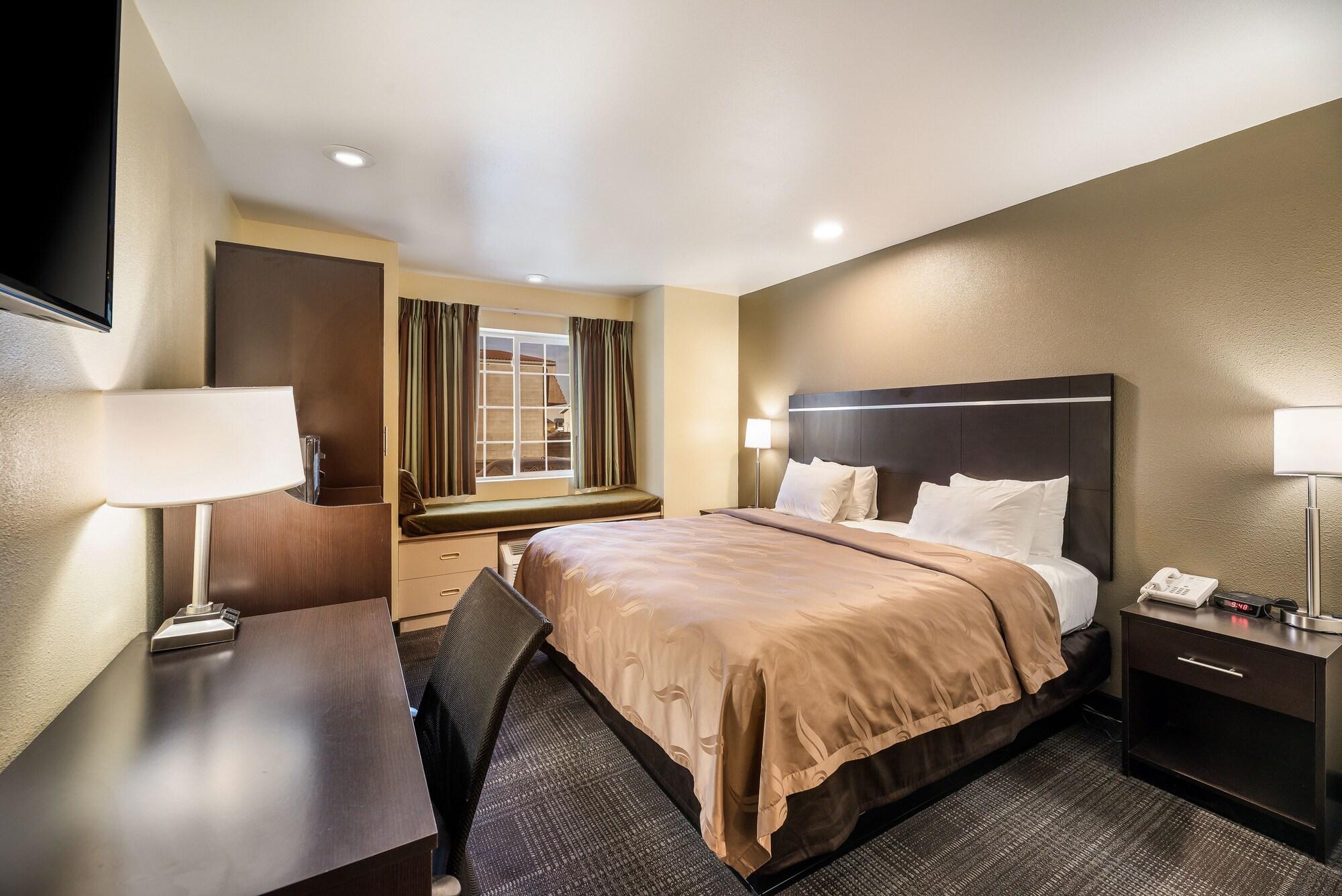 Quality Inn & Suites Near Nas فالون المظهر الخارجي الصورة