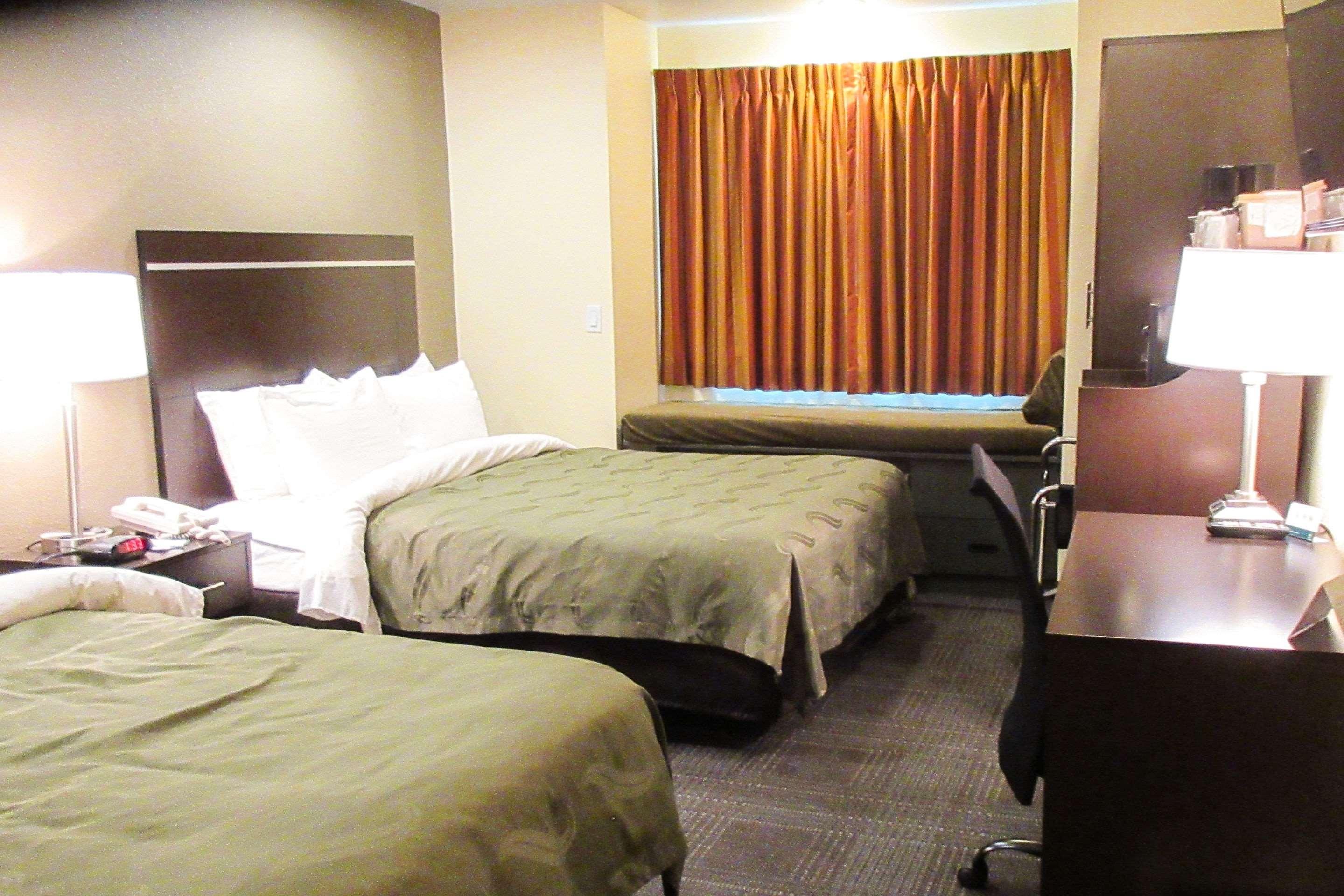 Quality Inn & Suites Near Nas فالون المظهر الخارجي الصورة