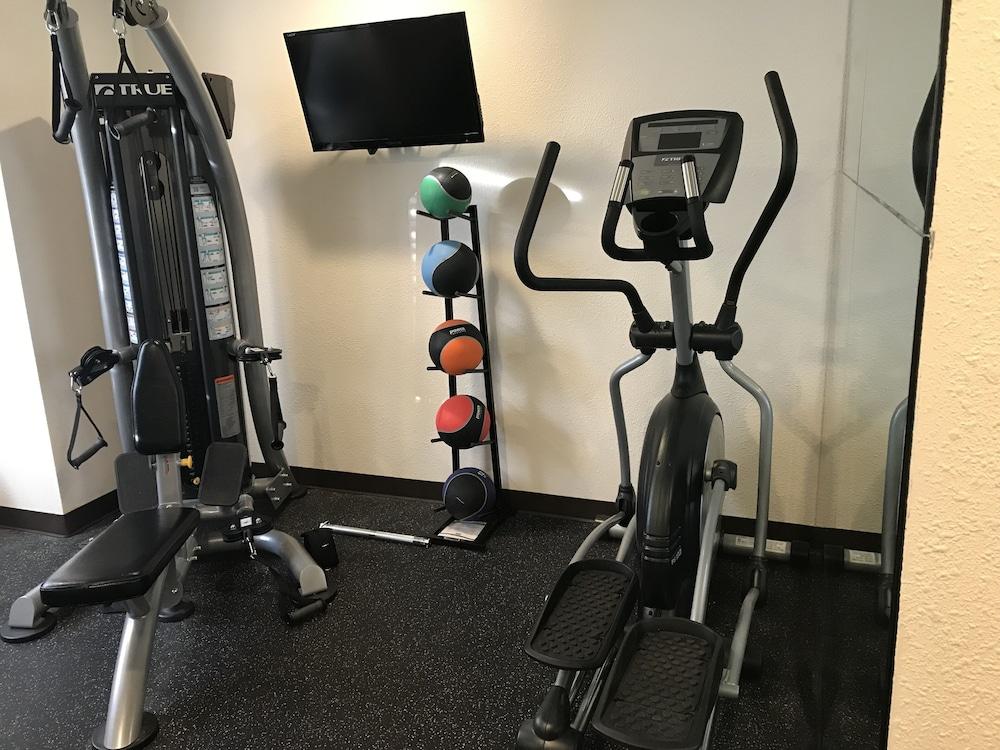 Quality Inn & Suites Near Nas فالون المظهر الخارجي الصورة