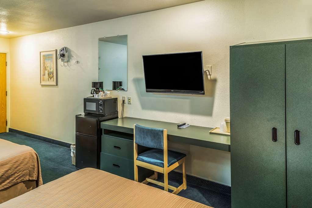 Quality Inn & Suites Near Nas فالون الغرفة الصورة